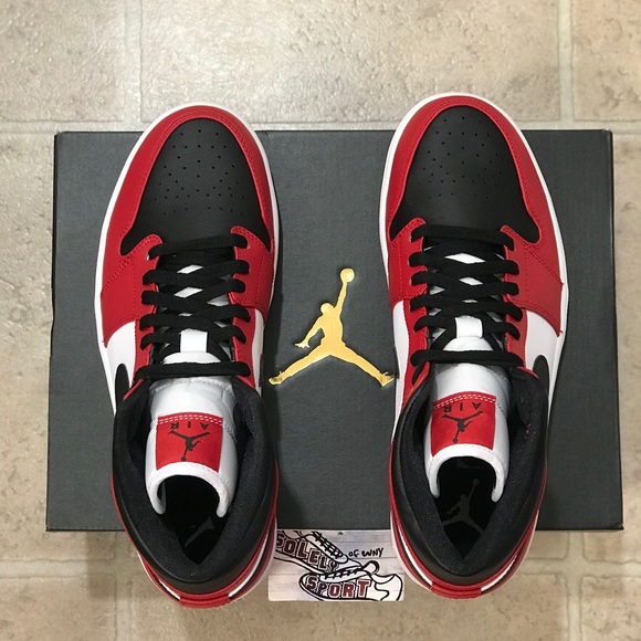 NEW Nike Air Jordan 1 Mid Chicago Black Toe Bred - Picture 4 of 8